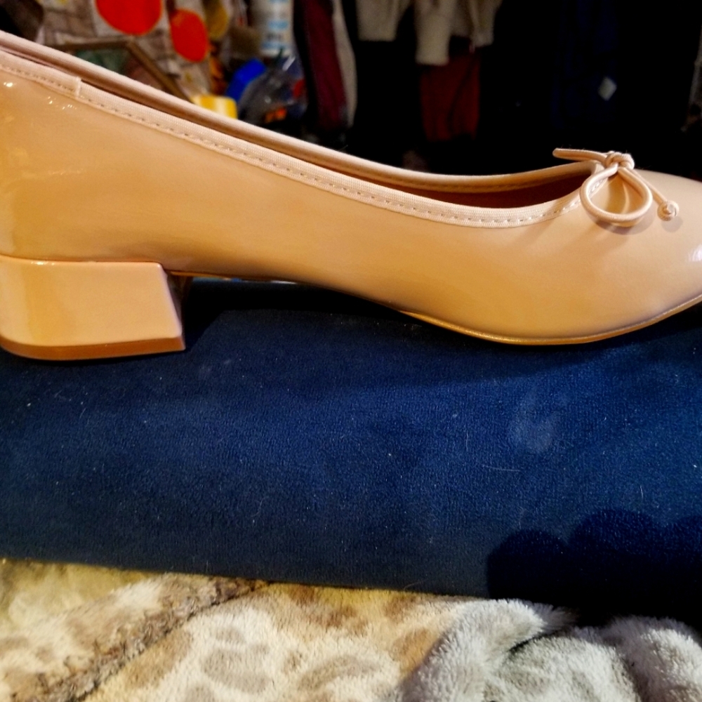 Jenn Ardor low chunky block heels with bow in nude sized 8.5